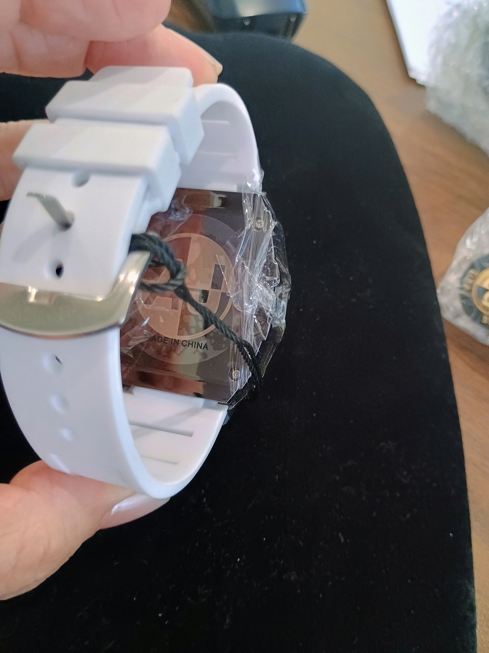 White Space-Themed Casual Large Watch with Astronaut Dial - Picture 5 of 5